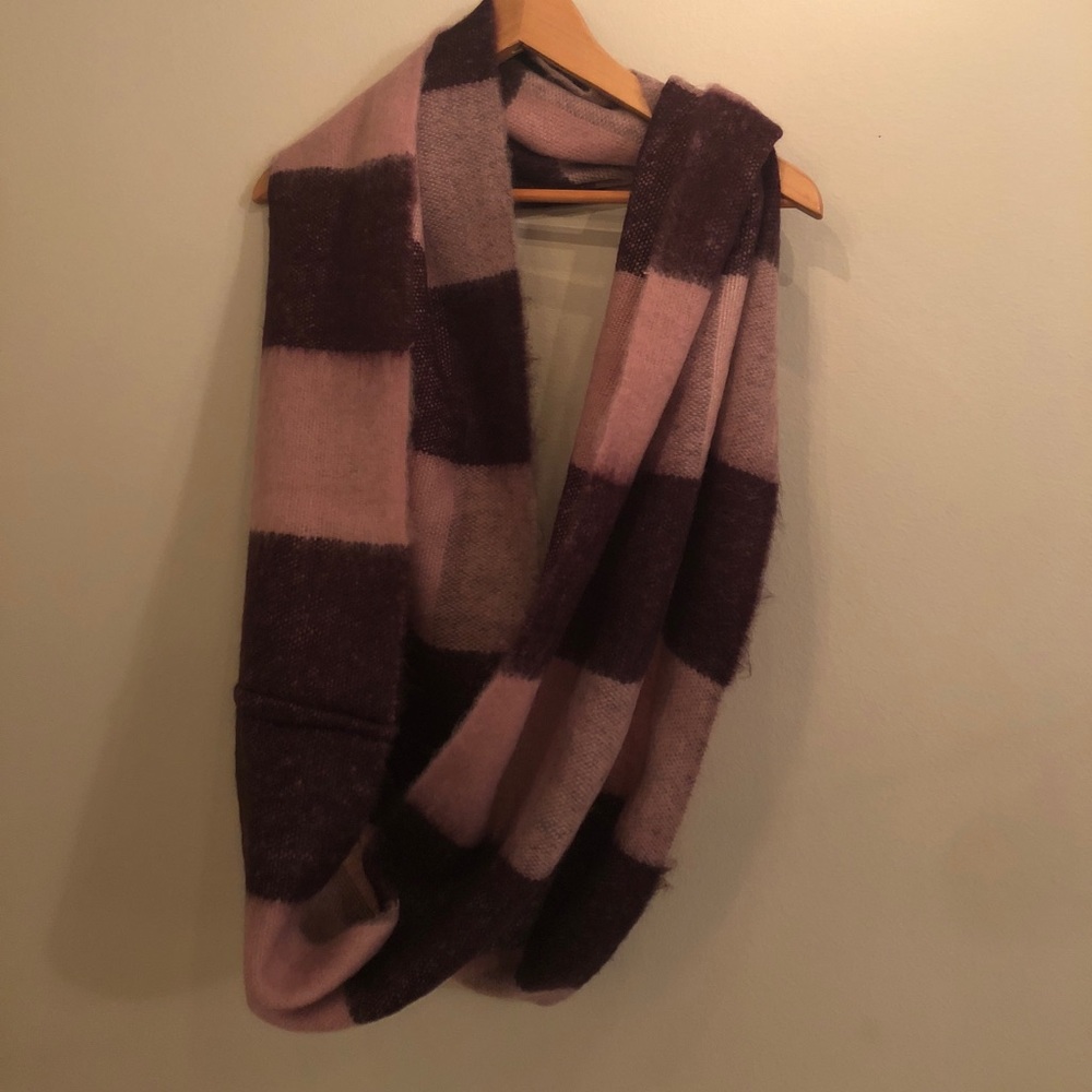 LOFT infinity scarf - Picture 3 of 3